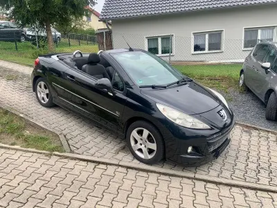 Gebraucht Peugeot 207 CC 120 PS (88 kW) 2010 Schwarz Cabrio