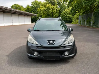 Gebraucht Peugeot 207 Tendance 95 PS (69 kW) 2009 Grau Kombi