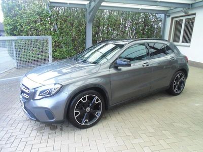 Mercedes GLA220