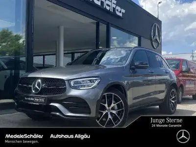 Używany Mercedes GLC220 AMG 194 KM (142 kW) 2021 Szary SUV