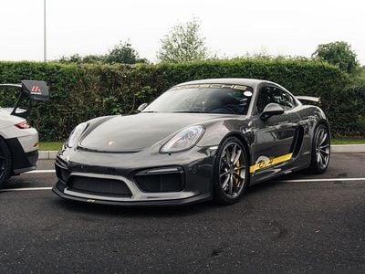 Porsche Cayman GT4