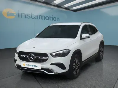 Gebraucht Mercedes GLA200 163 PS (119 kW) 2024 Weiß SUV