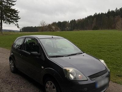 Second-hand Ford Fiesta 60 CP (44 kW) 2007 Gri Hatchback