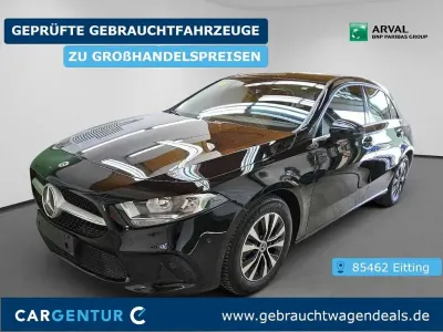 Gebraucht Mercedes A180 136 PS (100 kW) 2022 Schwarz Limousine