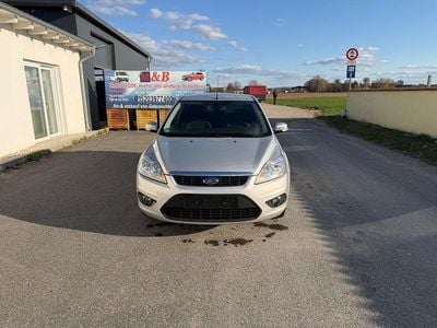Gebraucht Ford Focus Style 101 PS (74 kW) 2008 Silber Limousine