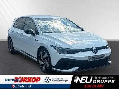Gebraucht VW Golf VIII GTI Clubsport 300 PS (220 kW) 2021 Weiß Kleinwagen