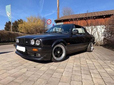 Gebraucht BMW 320 150 PS (110 kW) 1992 Schwarz Cabrio