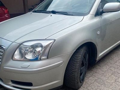 Usata Toyota Avensis T2 129 CV (94 kW) 2004 Grigio Berlina