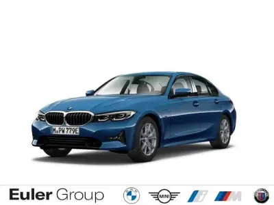 Gebraucht BMW 330e Sport Line 292 PS (214 kW) 2021 Blau Limousine