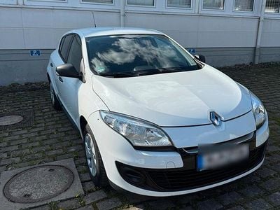 Gebraucht Renault Mégane 110 PS (80 kW) 2013 Weiß Limousine