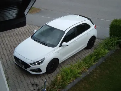 Używany Hyundai i30 Pure 110 KM (80 kW) 2023 Biały Sedan/Limuzyna