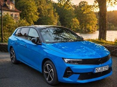 Second-hand Opel Astra 145 CP (106 kW) 2026 Albastru Break