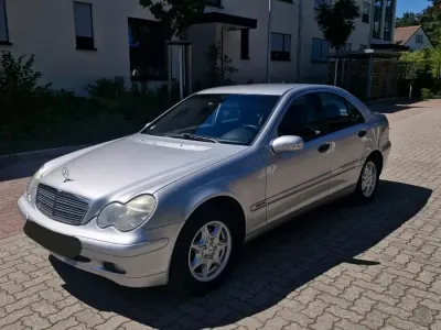 Gebraucht Mercedes C180 143 PS (105 kW) 2003 Silber Limousine