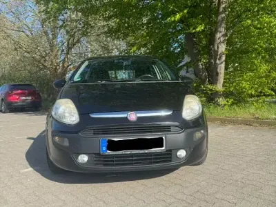 Gebraucht Fiat Grande Punto 107 PS (78 kW) 2010 Schwarz Kleinwagen