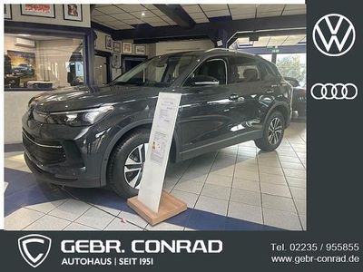 Neu VW Tiguan 150 PS (110 kW) 2026 Grau SUV