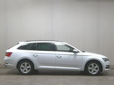 Gebraucht Skoda Superb Ambition 150 PS (110 kW) 2022 Weiß Kombi