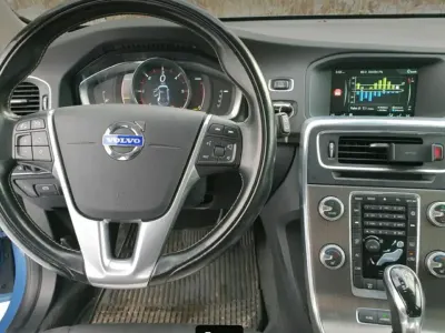 Gebraucht Volvo V60 280 PS (205 kW) 2015 Blau Kombi