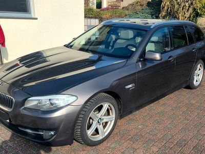 Gebraucht BMW 530 258 PS (189 kW) 2011 Braun Kombi