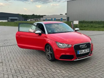 Gebraucht Audi A1 Design 85 PS (62 kW) 2012 Rot Kleinwagen