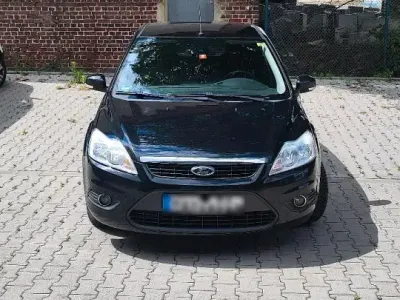 Gebraucht Ford Focus 100 PS (73 kW) 2010 Schwarz Limousine