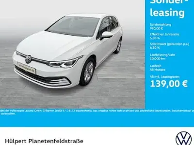 Gebraucht VW Golf VIII Life 131 PS (96 kW) 2023 Weiß Limousine