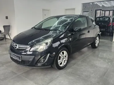 Używany Opel Corsa 87 KM (63 kW) 2014 Czarny Hatchback