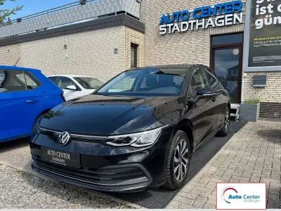 Gebraucht VW Golf VIII Active 150 PS (110 kW) 2022 Schwarz Limousine