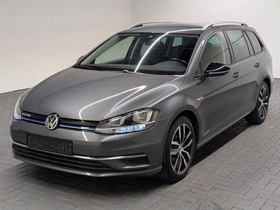 Indiumgraumet. Gebraucht 2019 VW Golf VII IQ Drive Kombi | 15.980 € (Teuer)