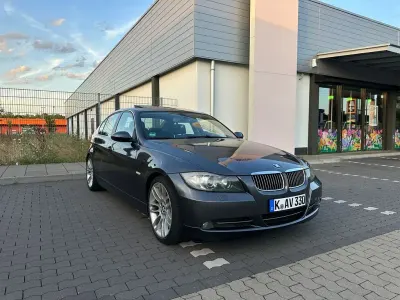 Gebraucht BMW 330 Sport Line 258 PS (189 kW) 2005 Silber Limousine