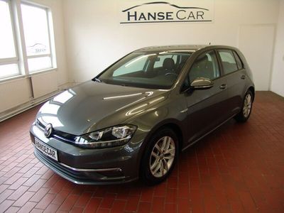 Gebraucht VW Golf VII Comfortline 131 PS (96 kW) 2018 Grau Limousine
