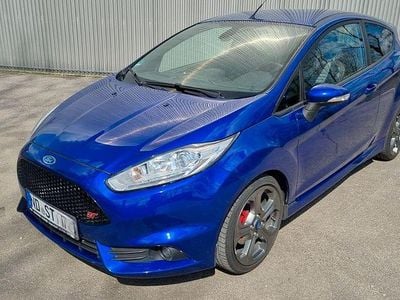 Gebraucht Ford Fiesta Performance Edition 182 PS (133 kW) 2015 Blau Kleinwagen