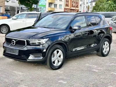 Gebraucht Volvo XC40 Momentum 129 PS (94 kW) 2022 Black solid (stone) / solid SUV