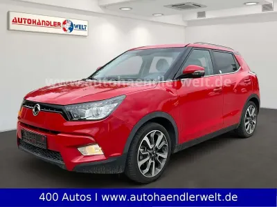 Gebraucht SsangYong Tivoli 128 PS (94 kW) 2016 Rot SUV