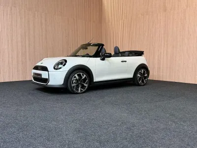 Usata Mini Cooper Cabriolet Comfort 163 CV (119 kW) 2025 Bianco Cabrio
