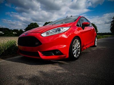 Gebraucht Ford Fiesta ST 182 PS (133 kW) 2016 Rot Kleinwagen