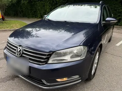 Gebraucht VW Passat 140 PS (102 kW) 2012 Blau Kombi
