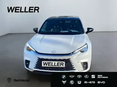 Gebraucht Lexus LBX E-FOUR 136 PS (100 kW) 2025 Obsidiangrauschwarz metallic SUV