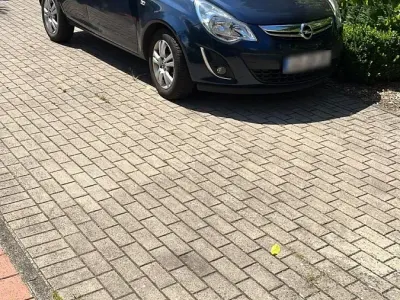 Gebraucht Opel Corsa 63 PS (46 kW) 2012 Blau Kleinwagen