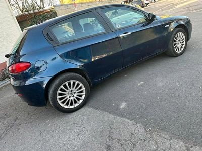 Usata Alfa Romeo 147 105 CV (77 kW) 2009 Blu Utilitaria