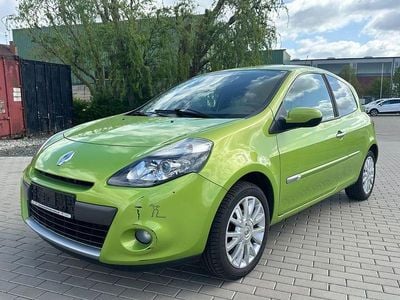 Second-hand Renault Clio III Dynamique 75 CP (55 kW) 2009 Verde Berlinǎ