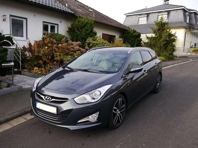 Gebraucht Hyundai i40 Style 136 PS (100 kW) 2013 Grau Kombi