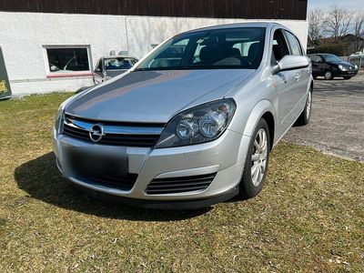 Second-hand Opel Astra 74 CP (54 kW) 2005 Argintiu Berlinǎ