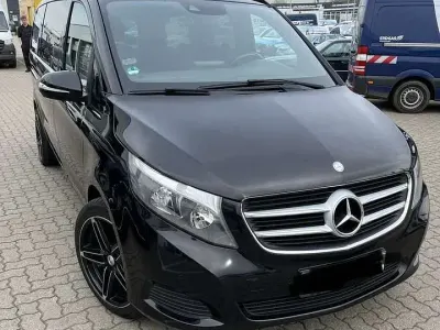 Gebraucht Mercedes V220 Edition 190 PS (139 kW) 2015 Schwarz Van / Kleinbus