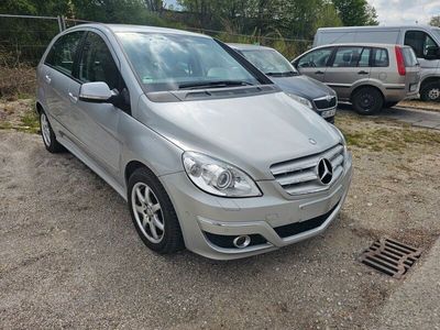 Mercedes B200