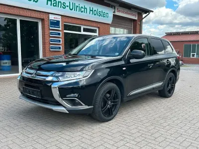 Gebraucht Mitsubishi Outlander Basis 150 PS (110 kW) 2017 Schwarz SUV