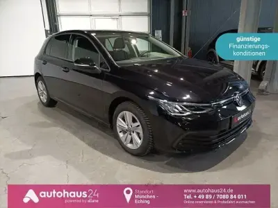 Gebraucht VW Golf VIII Life 110 PS (80 kW) 2022 Schwarz Limousine