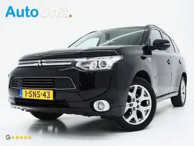 Używany Mitsubishi Outlander P-HEV Instyle 203 KM (149 kW) 2013 Czarny SUV