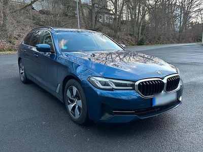 Gebraucht BMW 520 Sport Line 190 PS (139 kW) 2021 Blau Kombi