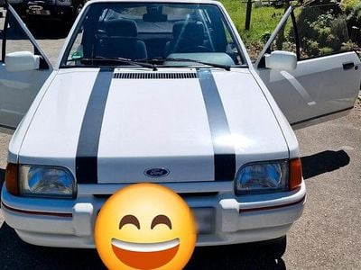 Brugt Ford Escort Cabriolet 90 HK (66 kW) 1987 Hvid Cabriolet