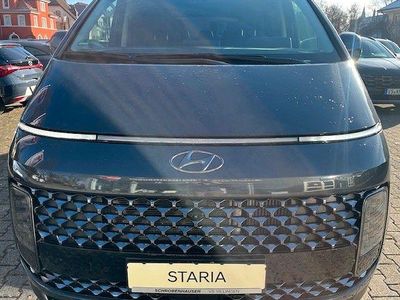 Gebraucht Hyundai Staria Signature 177 PS (130 kW) 2022 Grau Van / Kleinbus